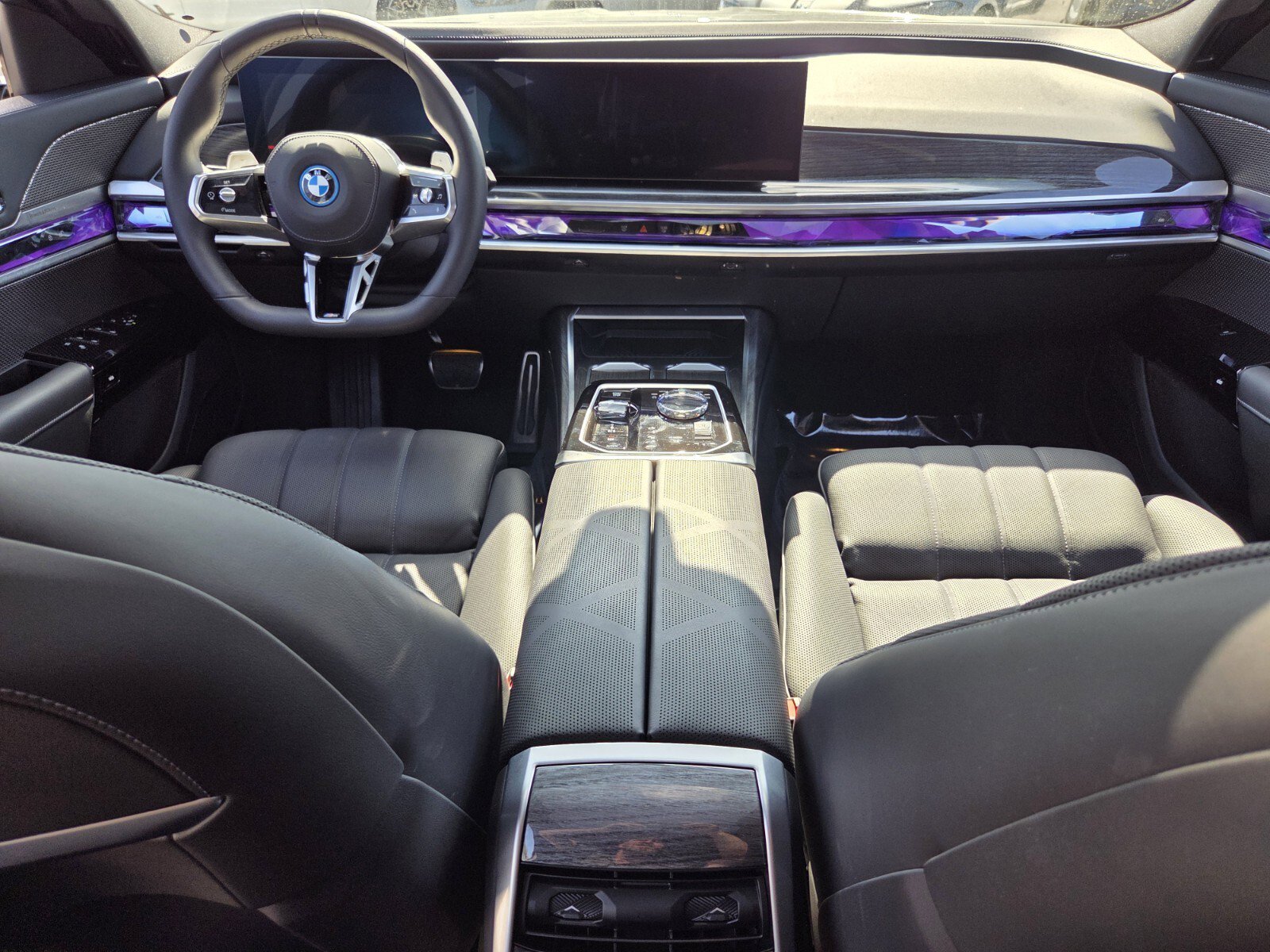 New 2026 BMW 750e xDrive w/ Executive Package image 13