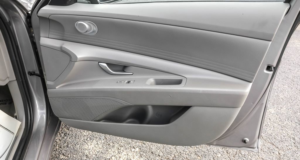 Used 2024 Hyundai Elantra SEL FWD image 39