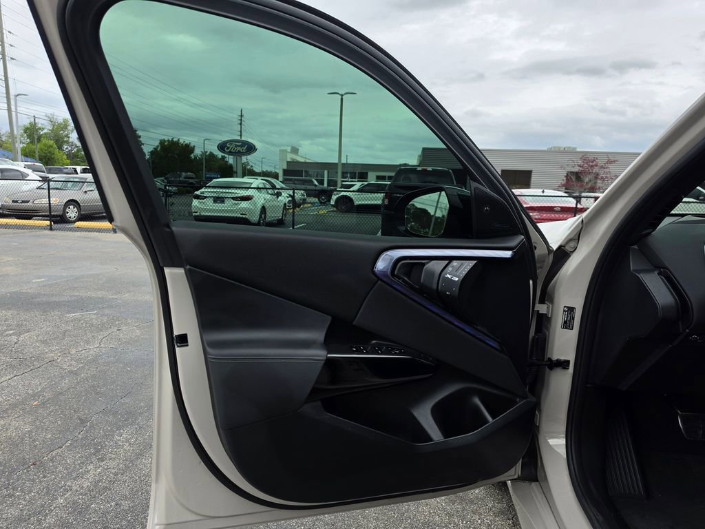 Used 2025 BMW X3 M50 w/ Premium Package image 29