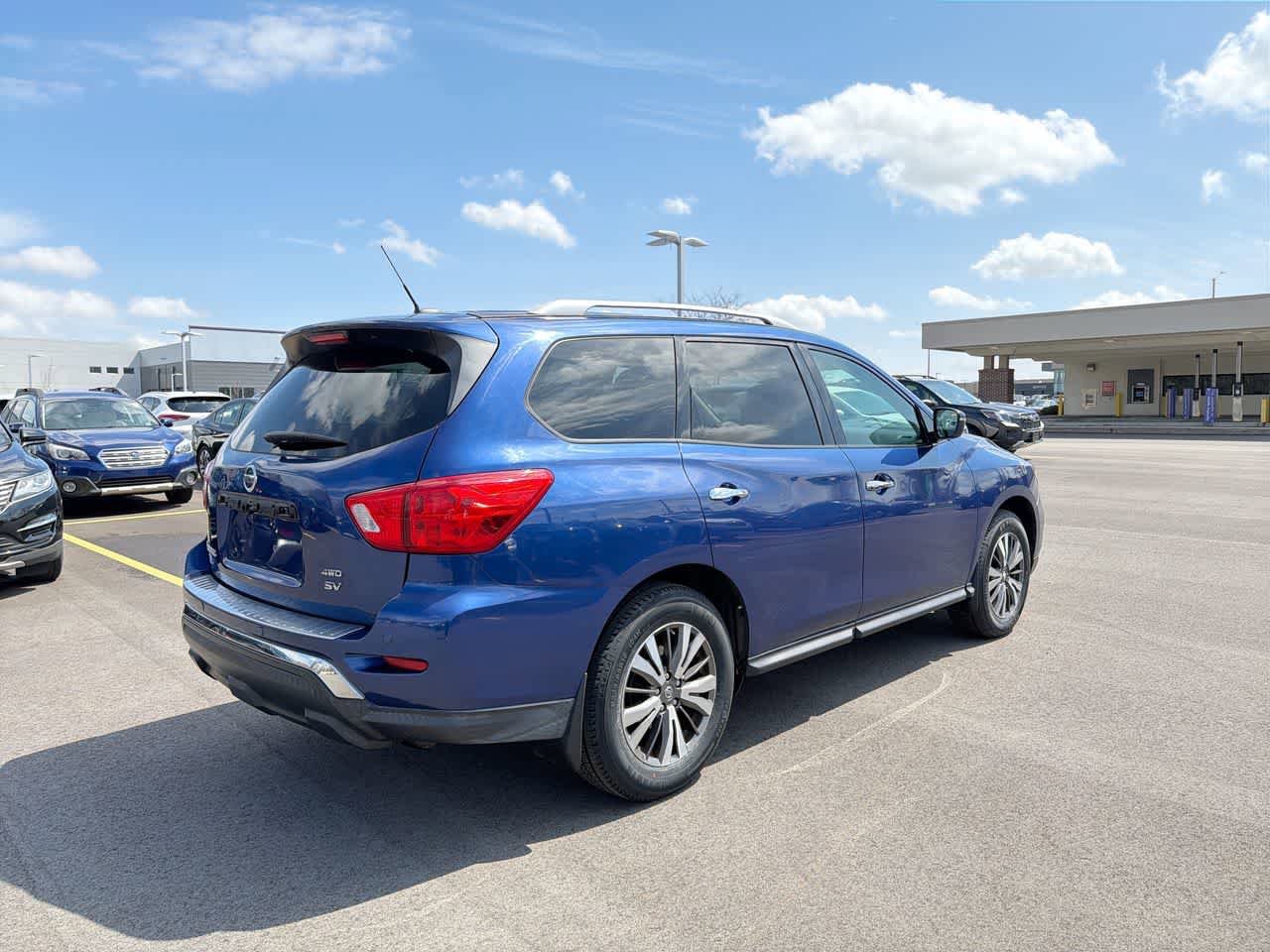 Used 2017 Nissan Pathfinder SV AWD/4WD image 13