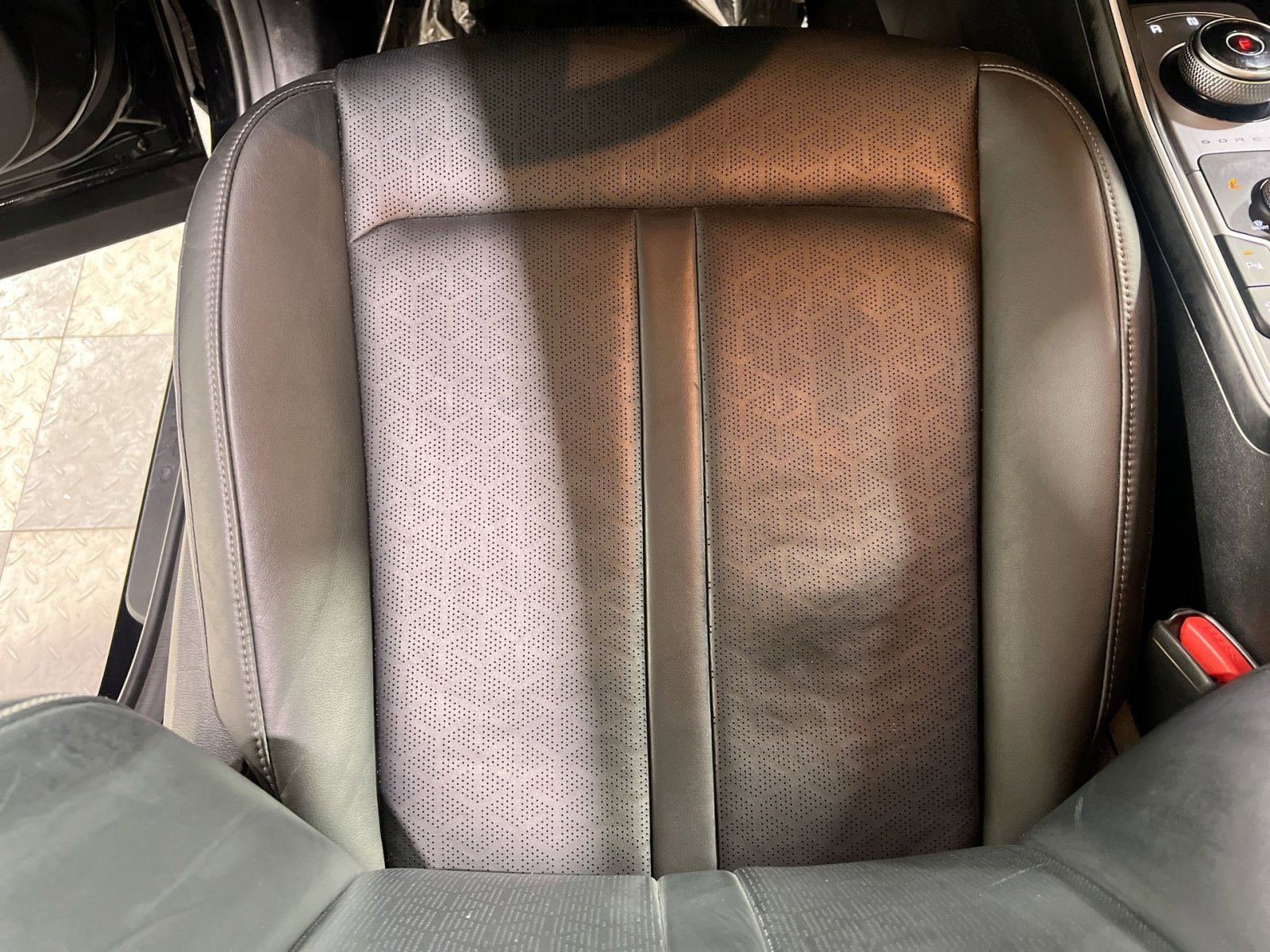 Used 2023 Kia Sorento EX image 19