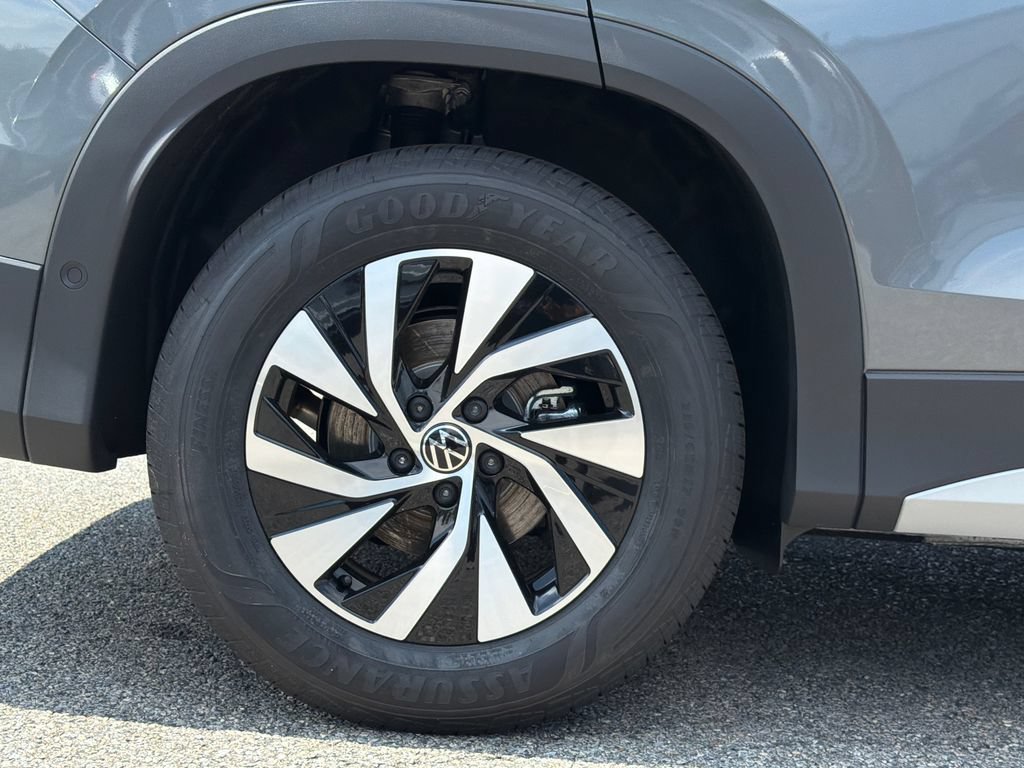 New 2026 Volkswagen Tiguan S FWD image 5