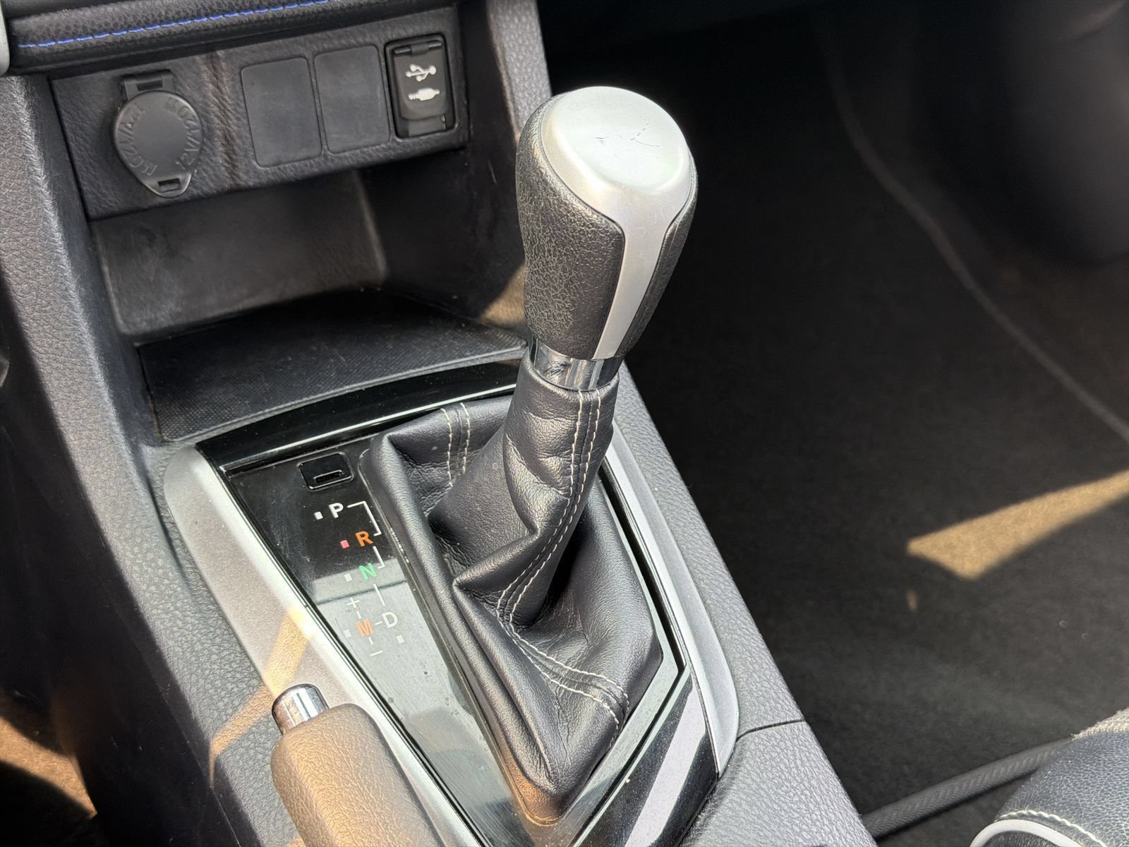 Used 2017 Toyota Corolla SE w/ Carpet Mat Package (TMS) FWD image 30