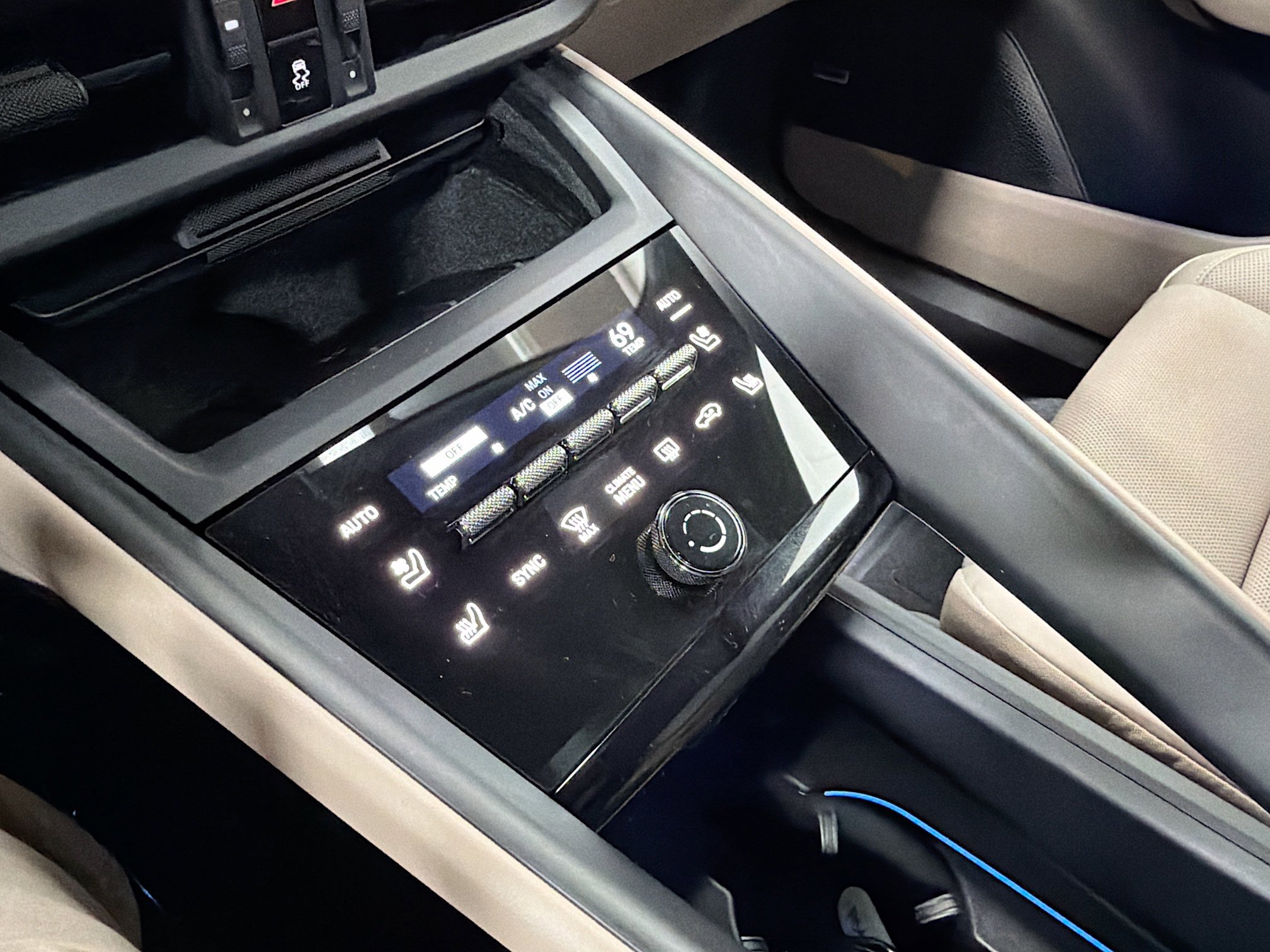 Certified 2025 Porsche Macan 4S Electric image 29