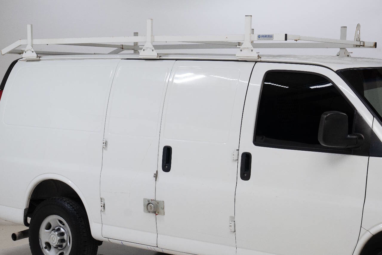 Used 2016 Chevrolet Express 2500 RWD image 20