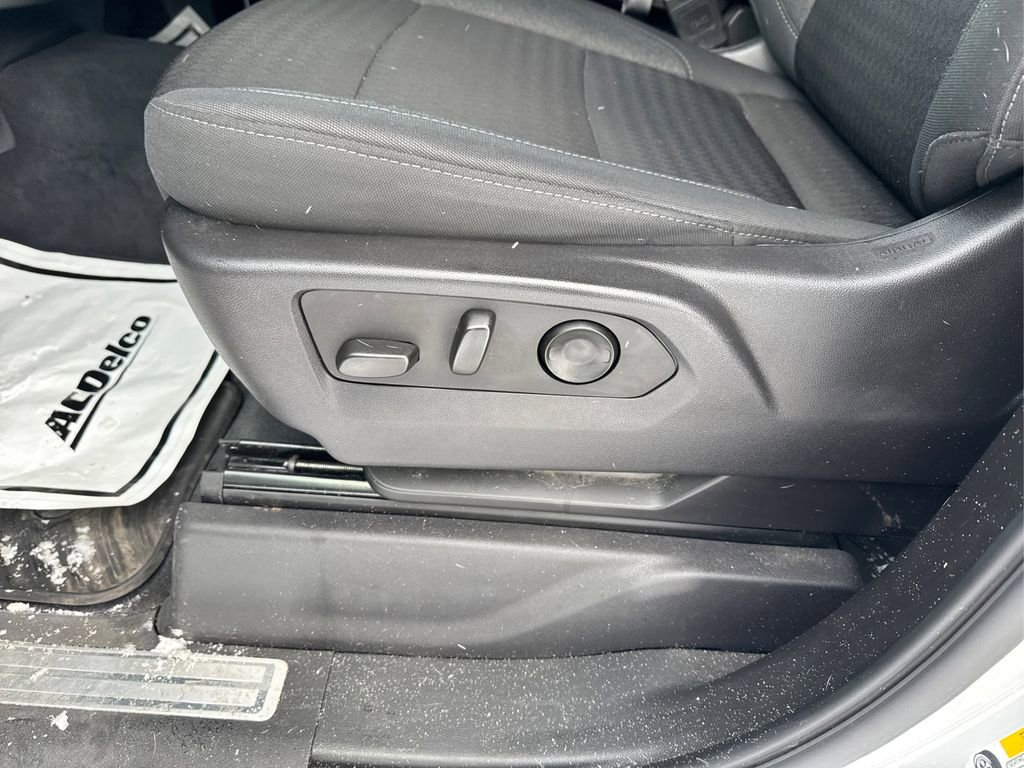 Used 2024 Chevrolet Silverado 1500 LT image 16