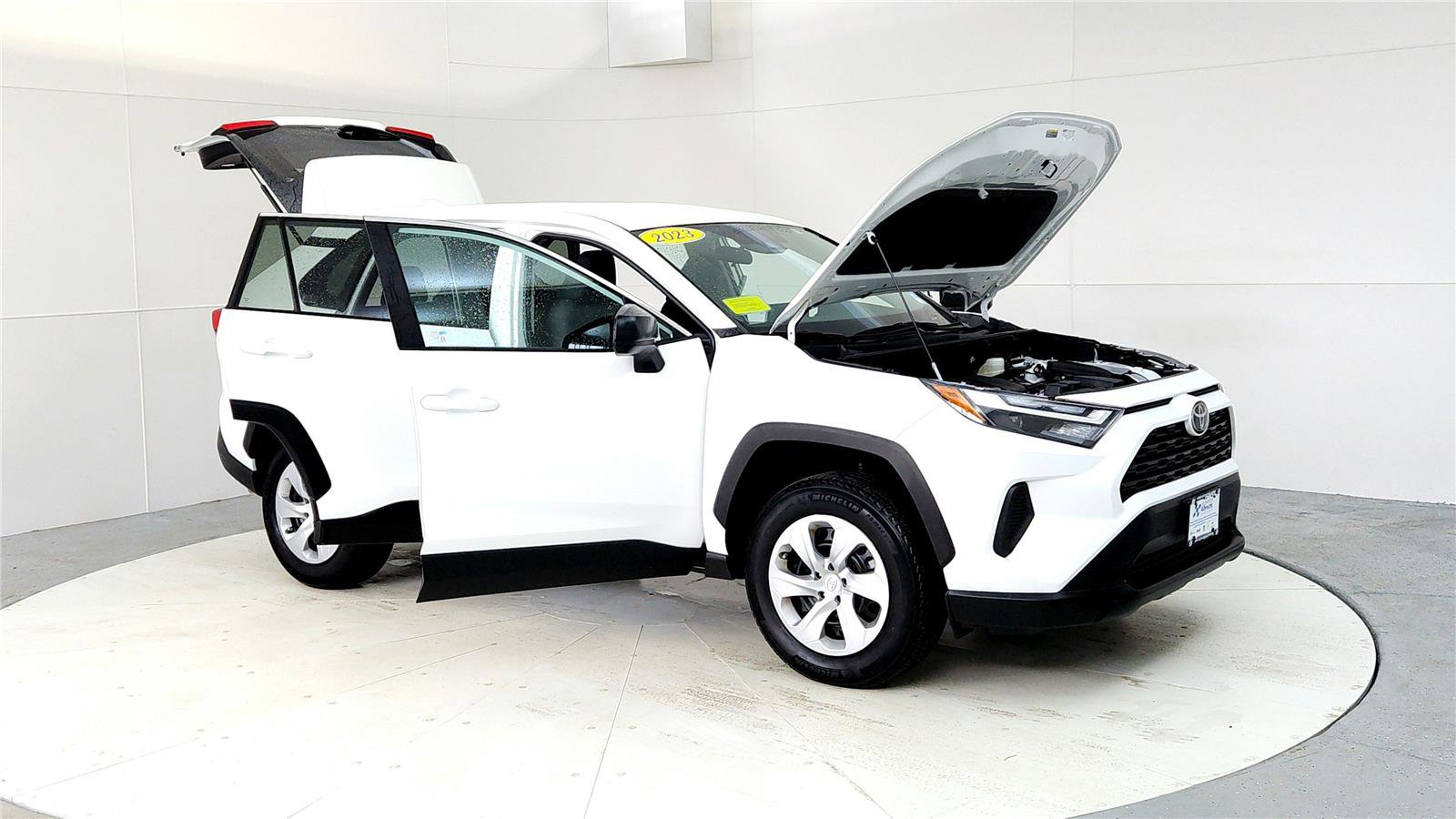 Used 2023 Toyota RAV4 LE image 12
