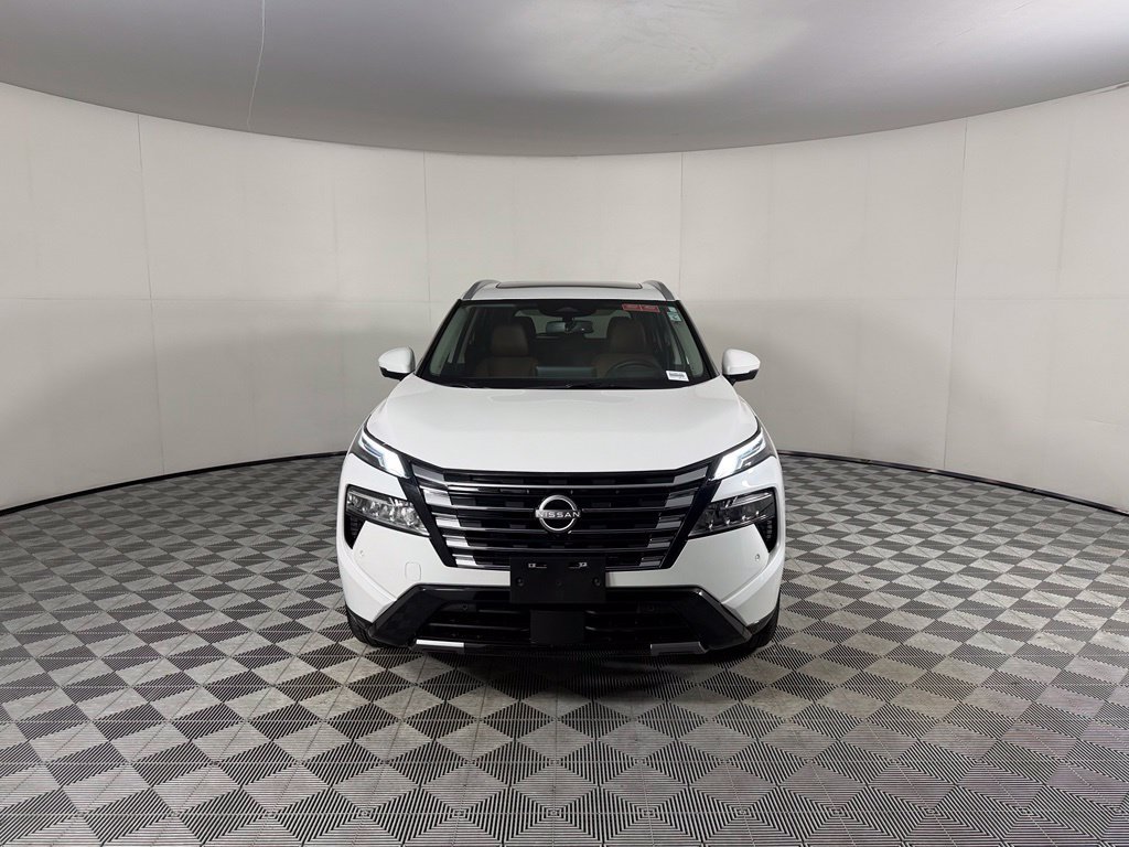 Used 2026 Nissan Rogue Platinum w/ Platinum Premium Package AWD/4WD image 2