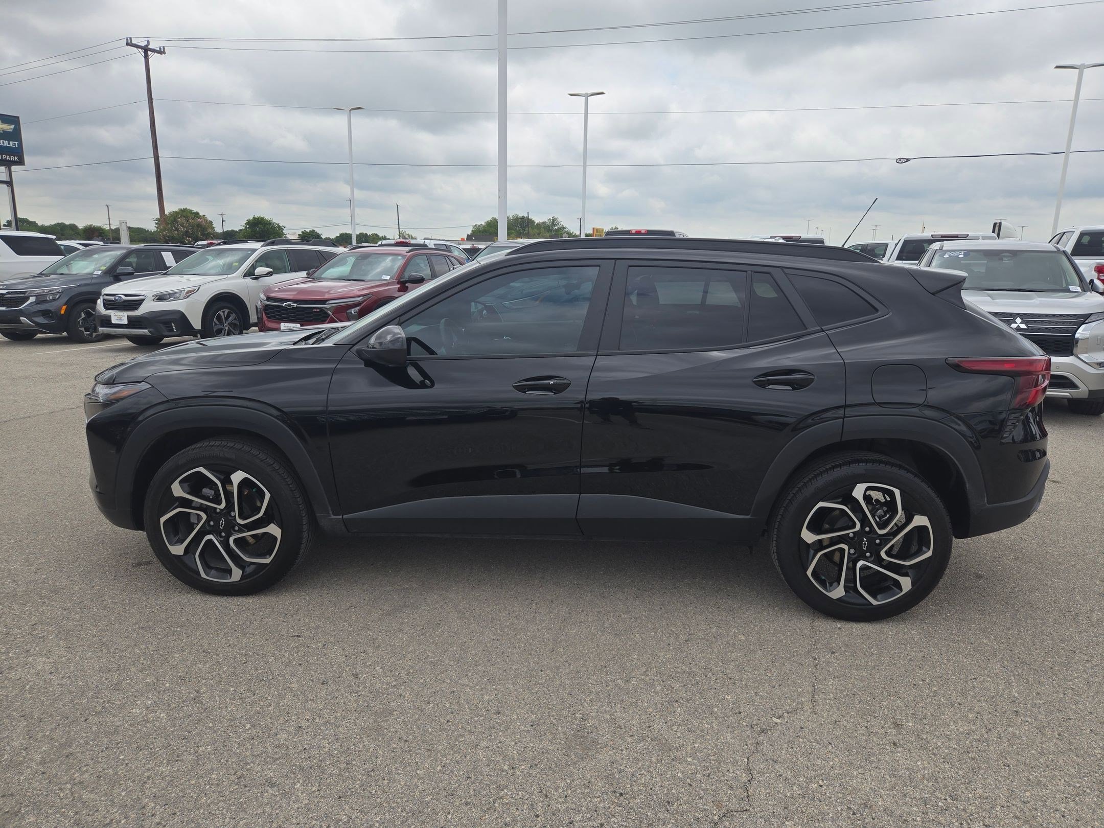 Used 2025 Chevrolet Trax RS w/ Driver Confidence Package FWD image 6