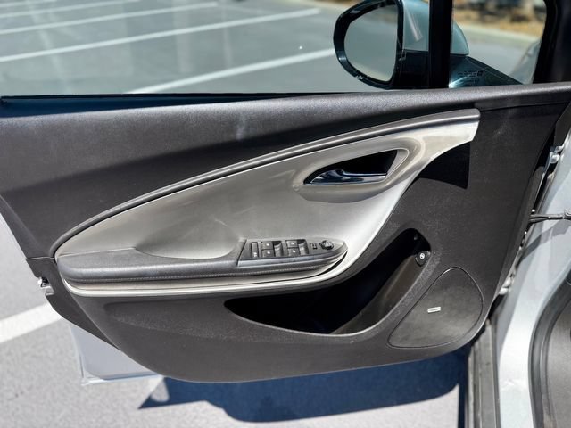 Used 2012 Chevrolet Volt Premium w/ Premium Trim Package FWD image 23