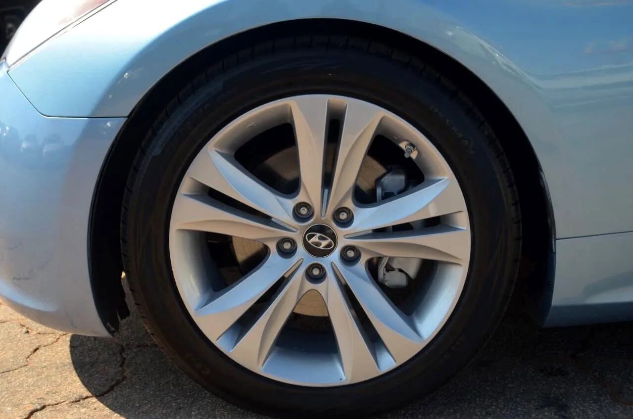 Used 2011 Hyundai Genesis 2.0T image 24