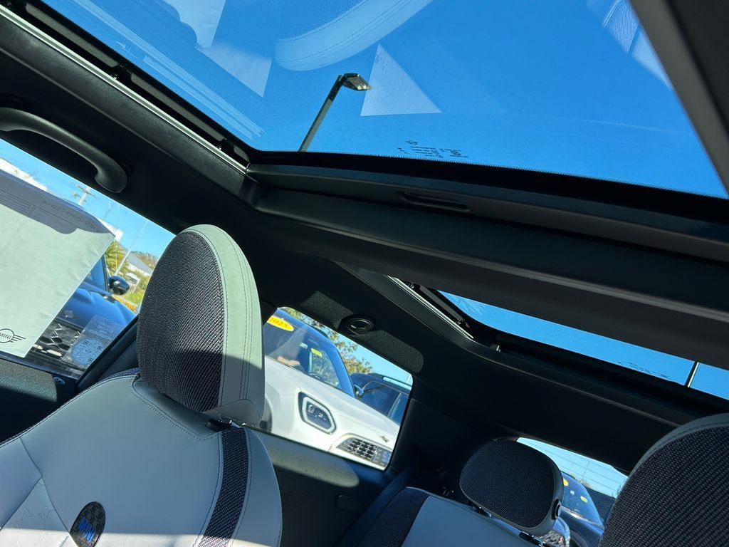 New 2026 MINI Cooper 2-Door Hardtop image 15