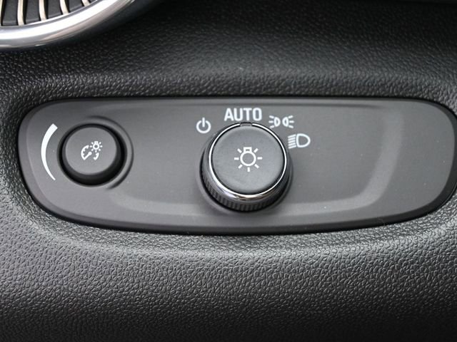 New 2026 Chevrolet Trax ACTIV w/ Sunroof Package image 37