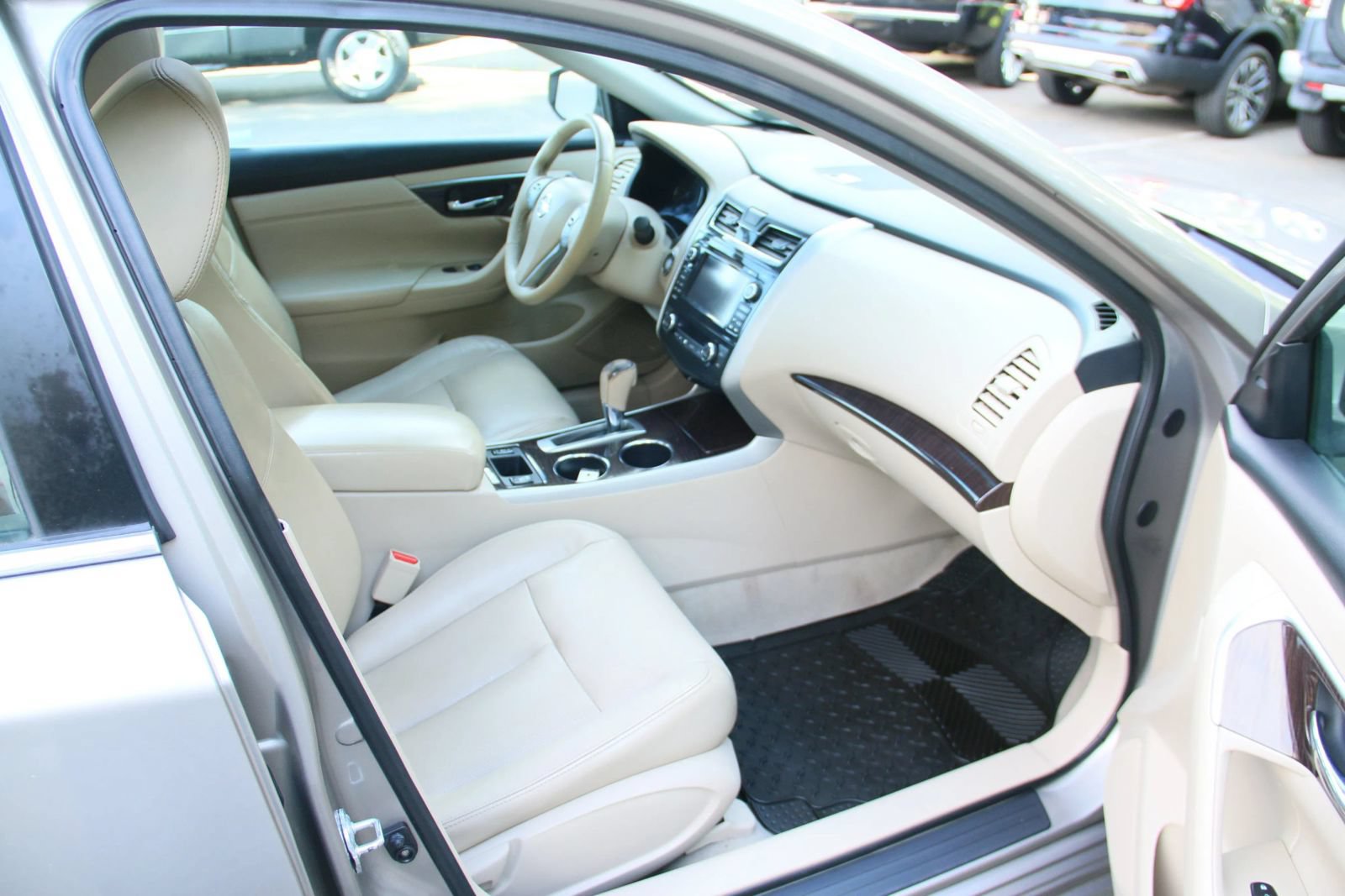 Used 2014 Nissan Altima 2.5 SL w/ Technology Package FWD image 19