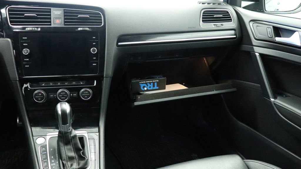 Used 2019 Volkswagen Golf R 4-Door image 21