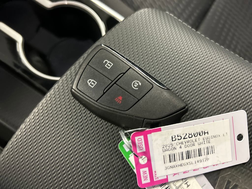 Used 2025 Chevrolet Equinox LT w/ Safety and Technology Package image 22