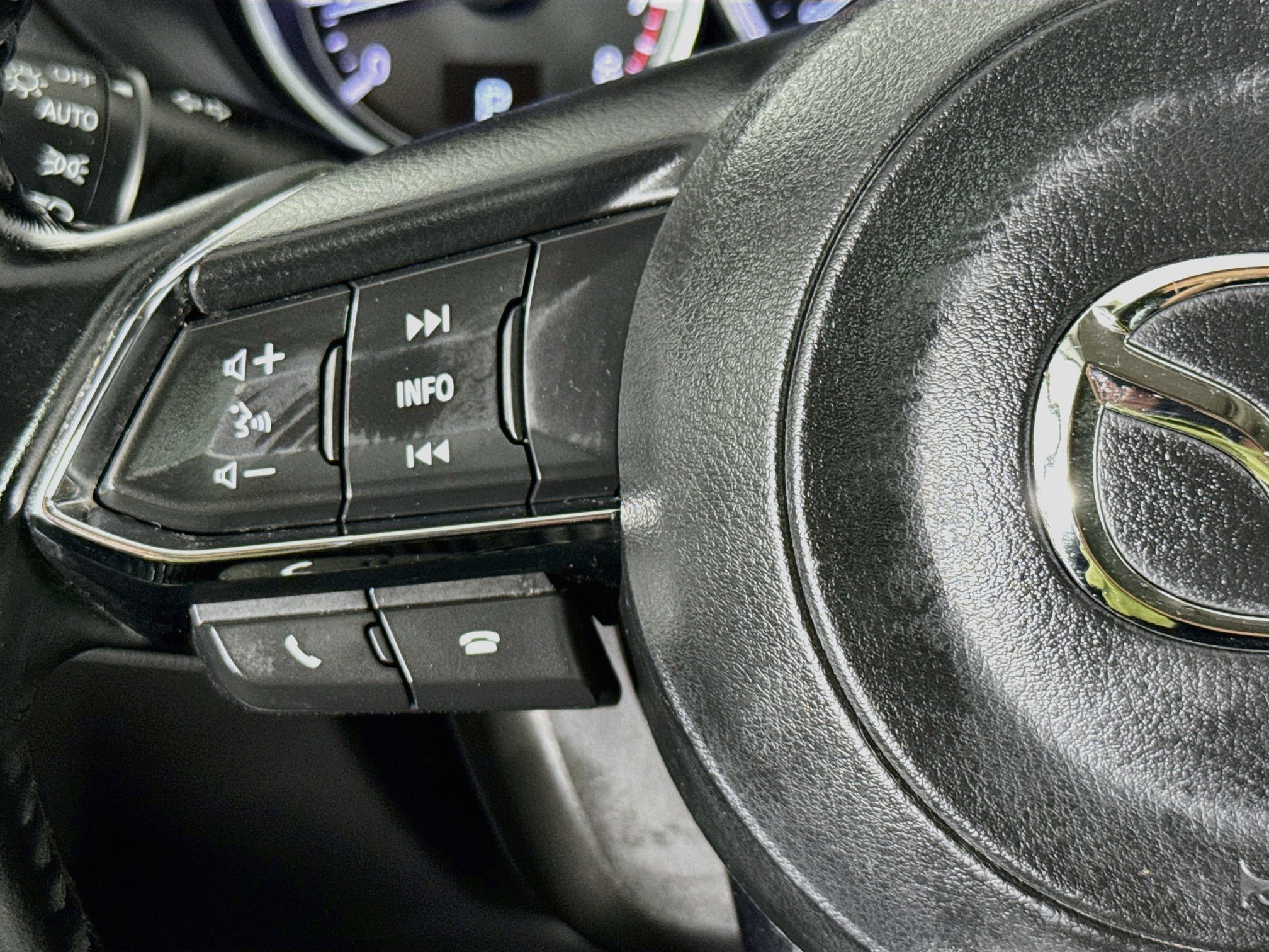 Used 2018 MAZDA CX-5 Touring FWD image 11