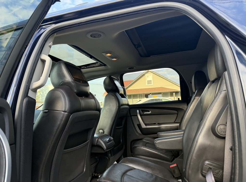 Used 2012 GMC Acadia SLT AWD/4WD image 18