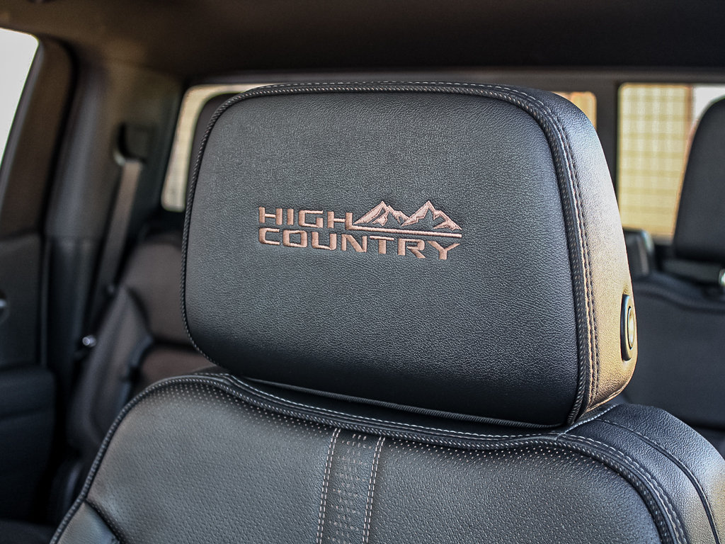 Used 2025 Chevrolet Silverado 1500 High Country w/ Midnight Edition AWD/4WD image 22
