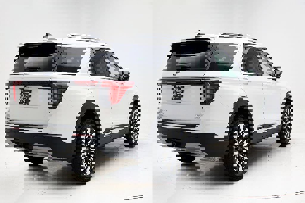 Used 2026 Ford Explorer Platinum w/ LUX Leather Package image 8