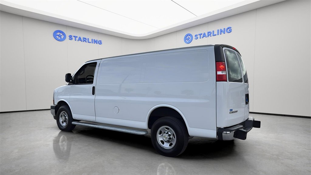 Used 2024 Chevrolet Express 2500 w/ Driver Convenience Package image 4