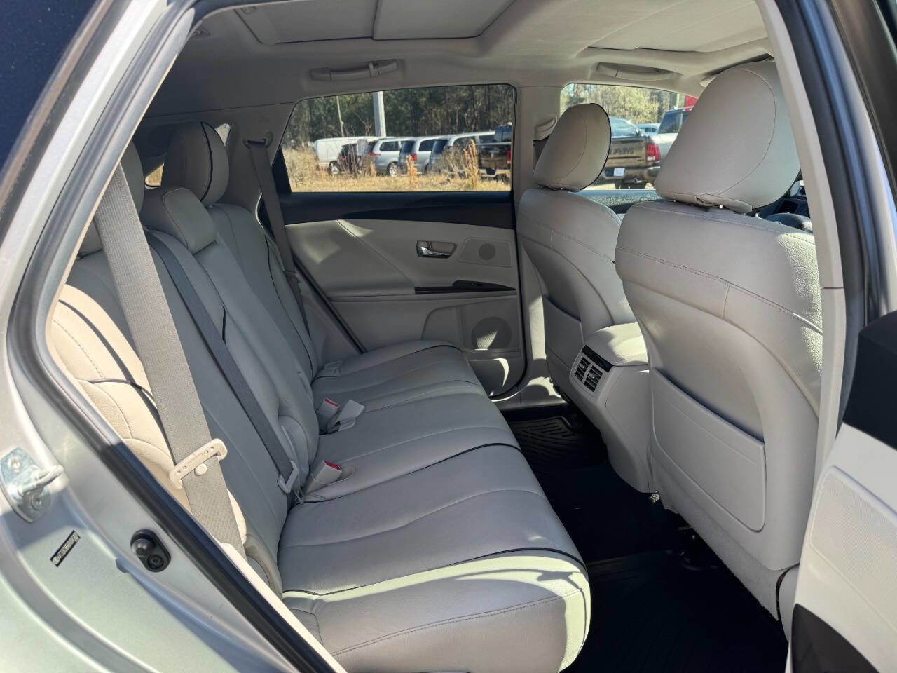 Used 2011 Toyota Venza w/ Convenience Pkg FWD image 14