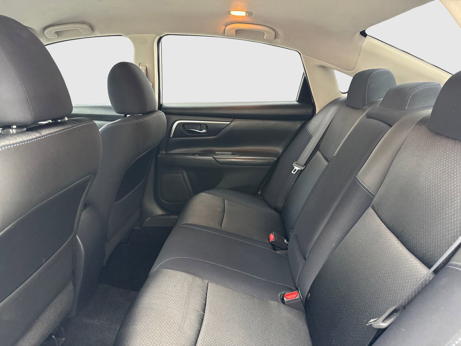 Used 2017 Nissan Altima 2.5 SR w/ Midnight Edition Package FWD image 34