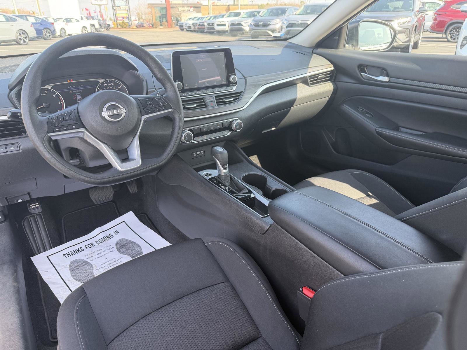 Used 2025 Nissan Altima 2.5 SV image 14