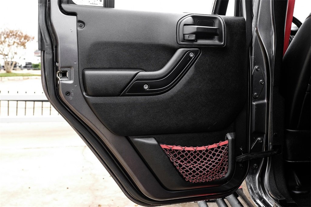 Used 2017 Jeep Wrangler Unlimited Rubicon image 45