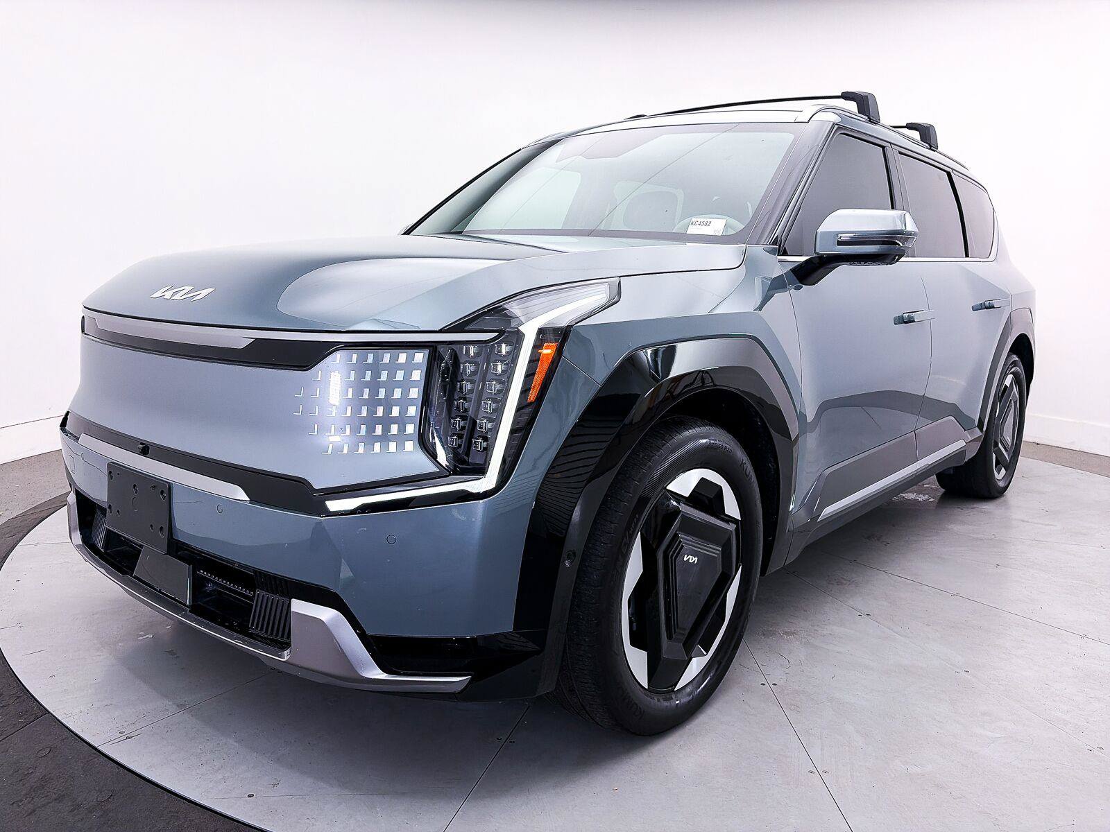 Used 2024 Kia EV9 Land AWD/4WD image 15