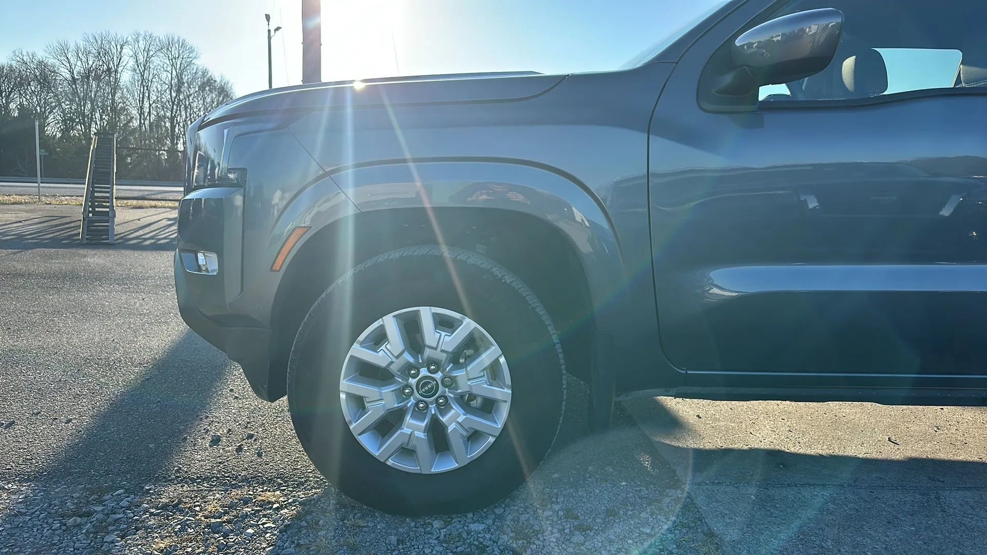 Used 2022 Nissan Frontier SV image 7