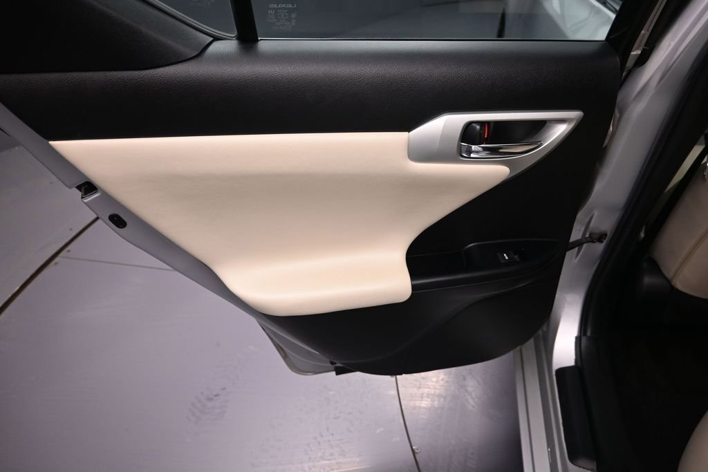 Used 2013 Lexus CT 200h w/ Premium Pkg w/Navigation FWD image 29