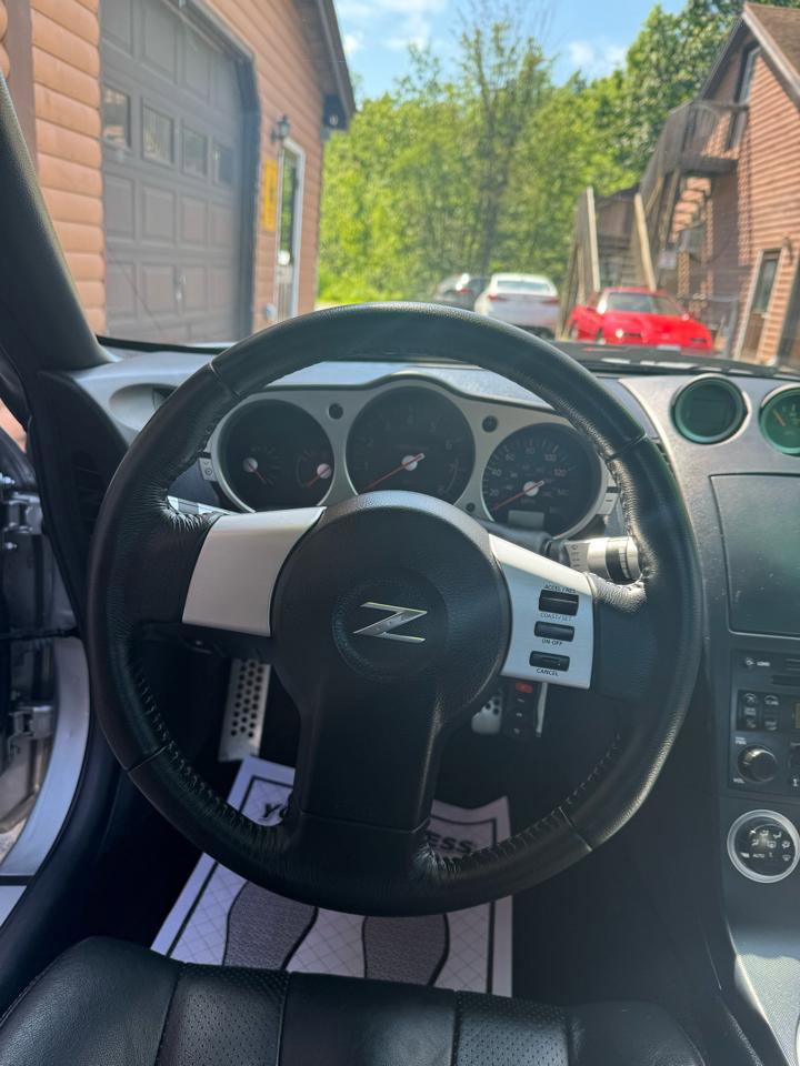 Used 2004 Nissan 350Z Touring image 7