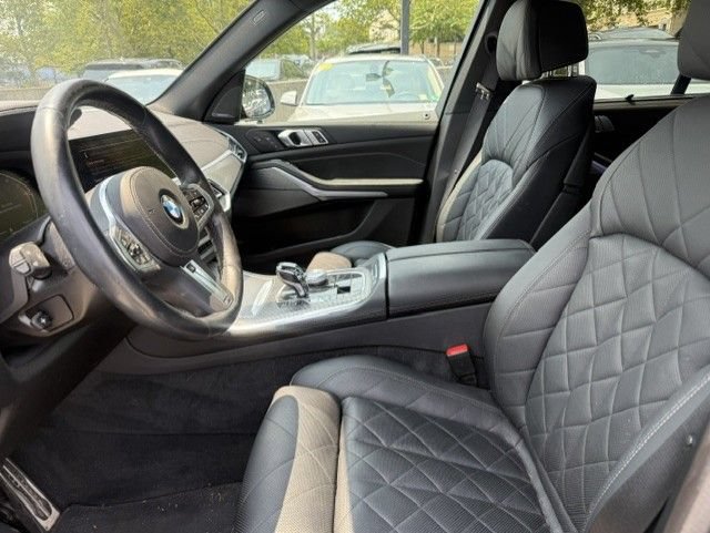 Used 2023 BMW X5 xDrive40i w/ Executive Package AWD/4WD image 3