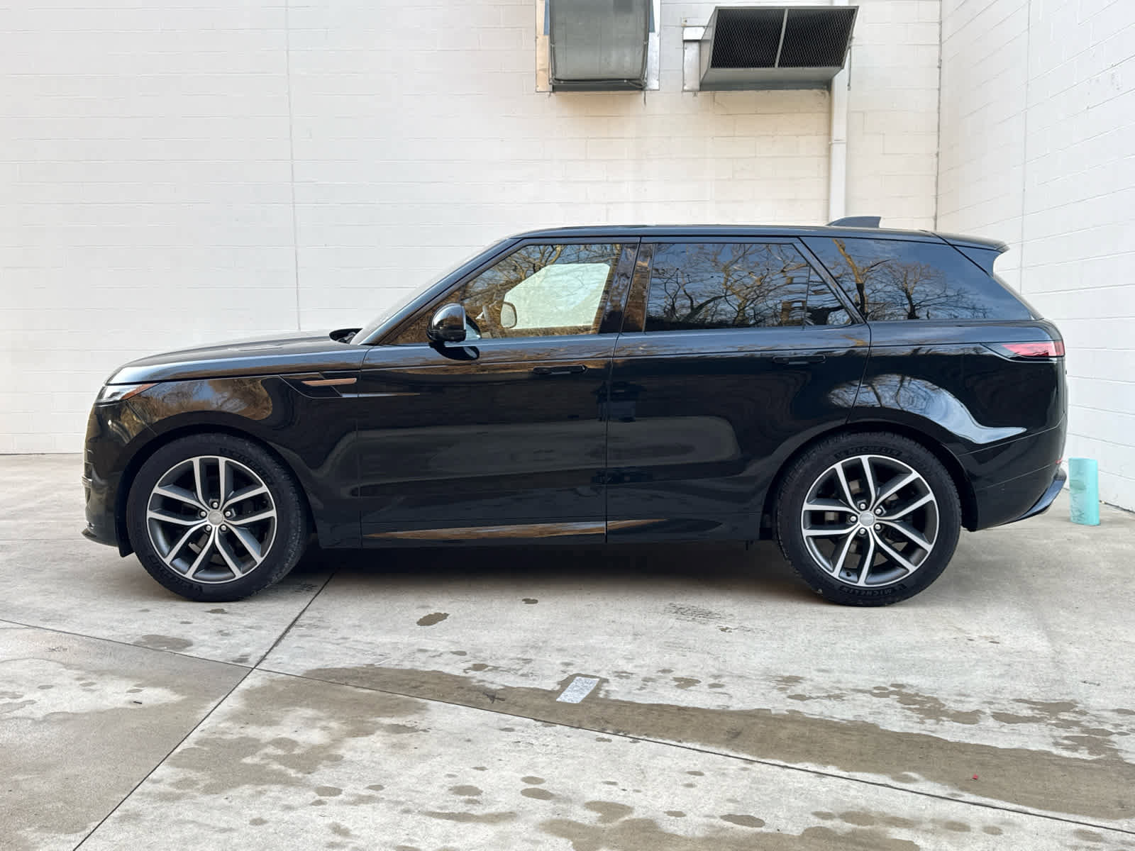 Certified 2023 Land Rover Range Rover Sport SE Dynamic image 6