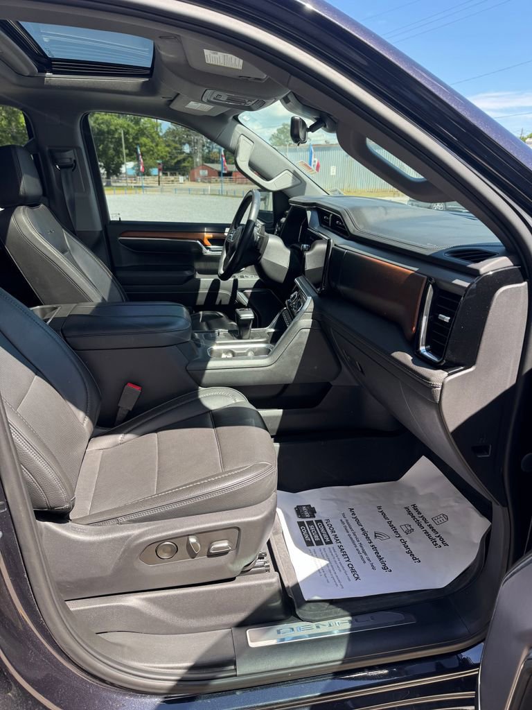 Used 2023 GMC Sierra 1500 Denali w/ Denali Reserve Package AWD/4WD image 13