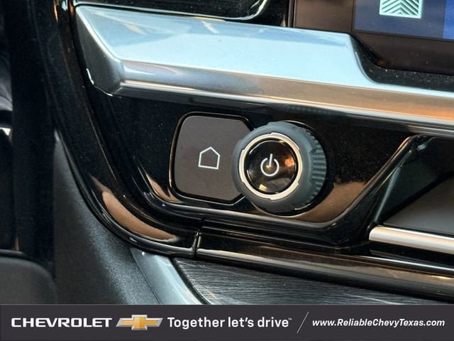 Used 2025 Chevrolet Silverado 1500 LTZ AWD/4WD image 25