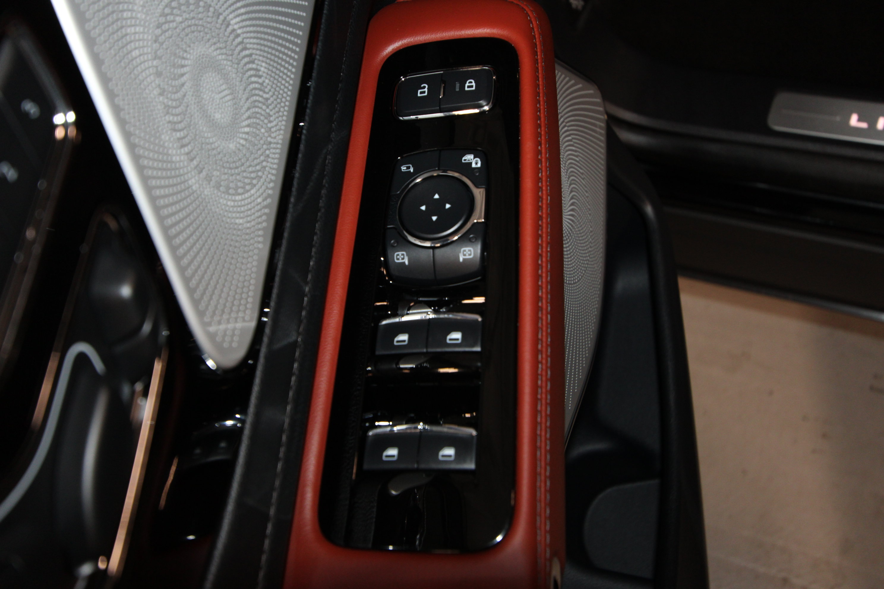 New 2026 Lincoln Aviator Reserve AWD/4WD image 5
