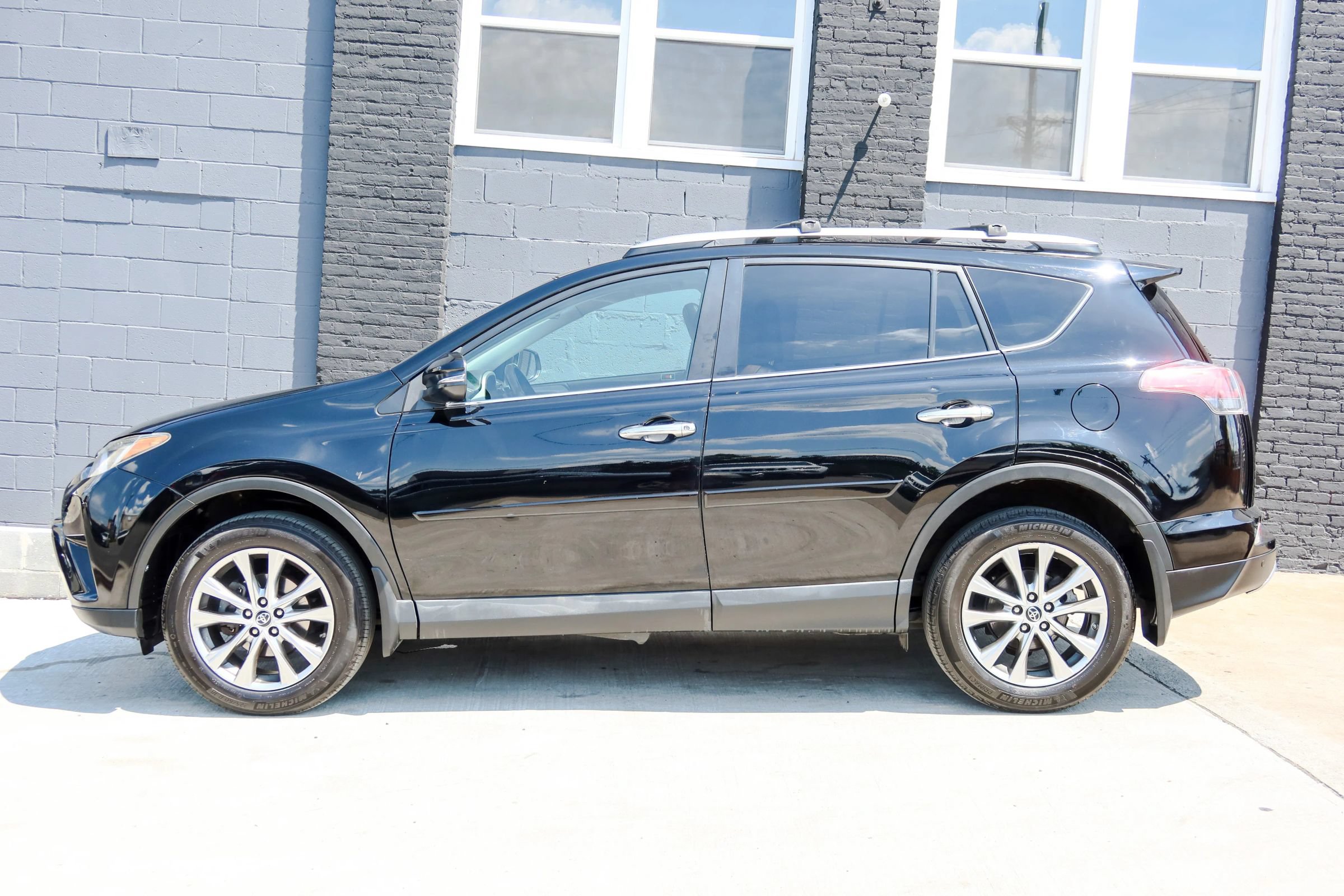 Used 2015 Toyota RAV4 Limited AWD/4WD image 5