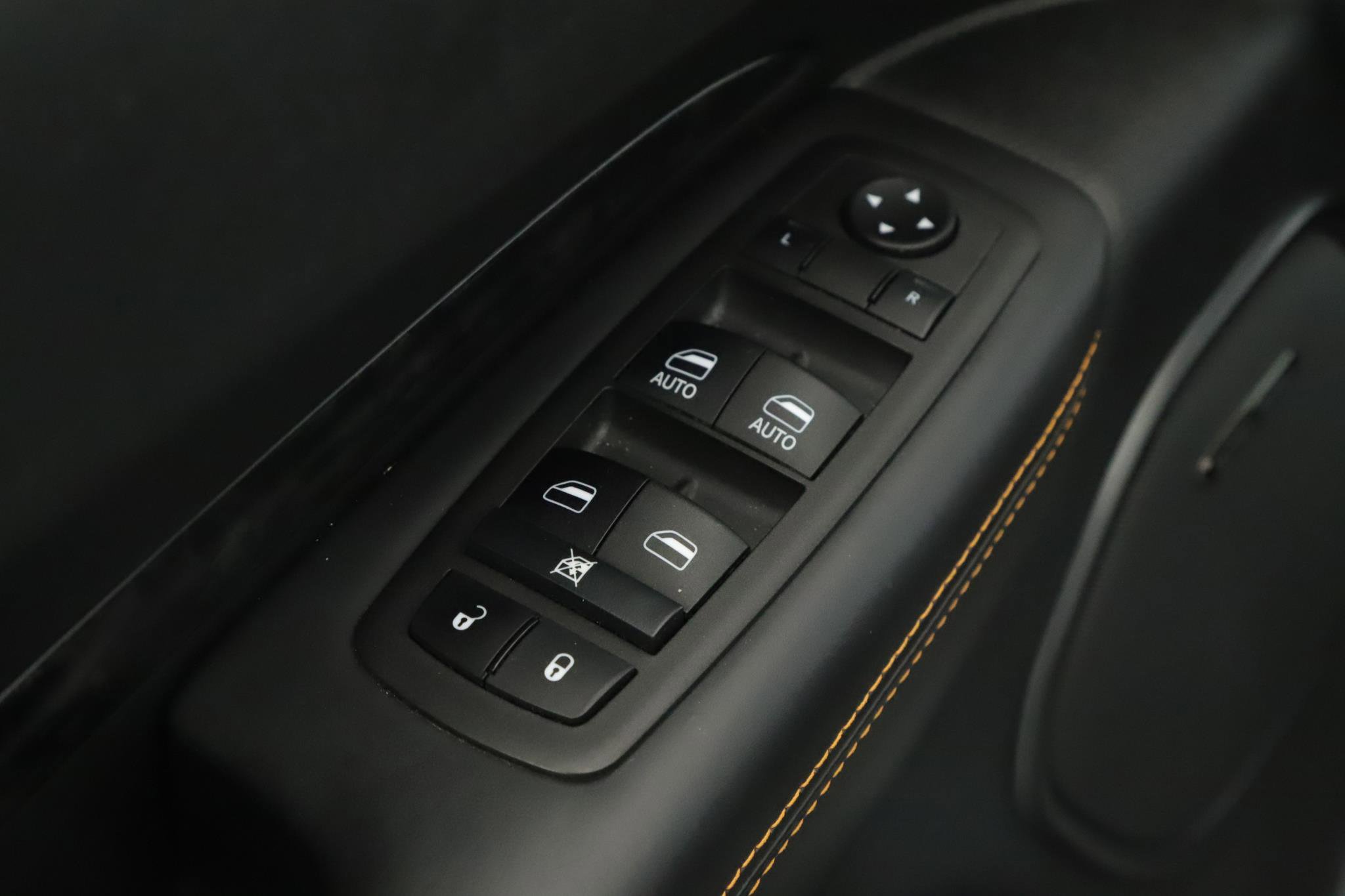 Used 2022 Dodge Durango R/T w/ Hemi Orange Plus Package image 7