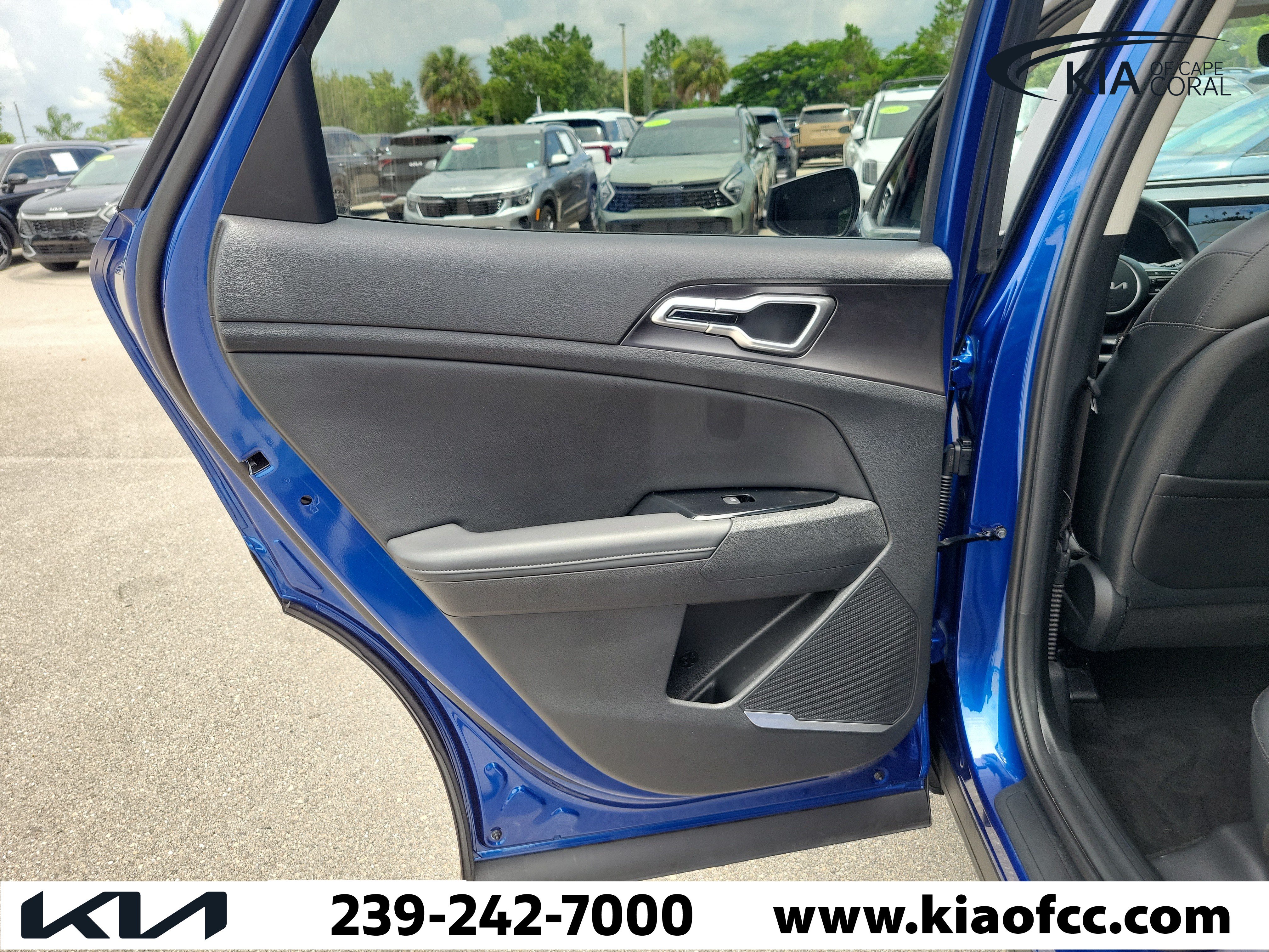 Certified 2025 Kia Sportage EX FWD image 13