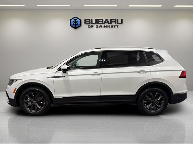Used 2023 Volkswagen Tiguan SE w/ Panoramic Sunroof Package FWD video 2
