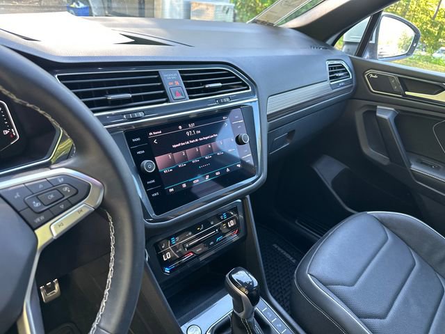 Used 2023 Volkswagen Tiguan SEL R-Line image 19