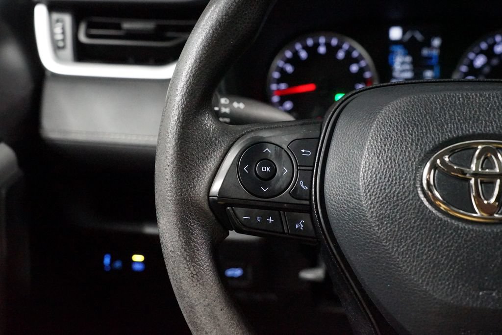 Used 2022 Toyota RAV4 XLE w/ Convenience Package FWD image 14