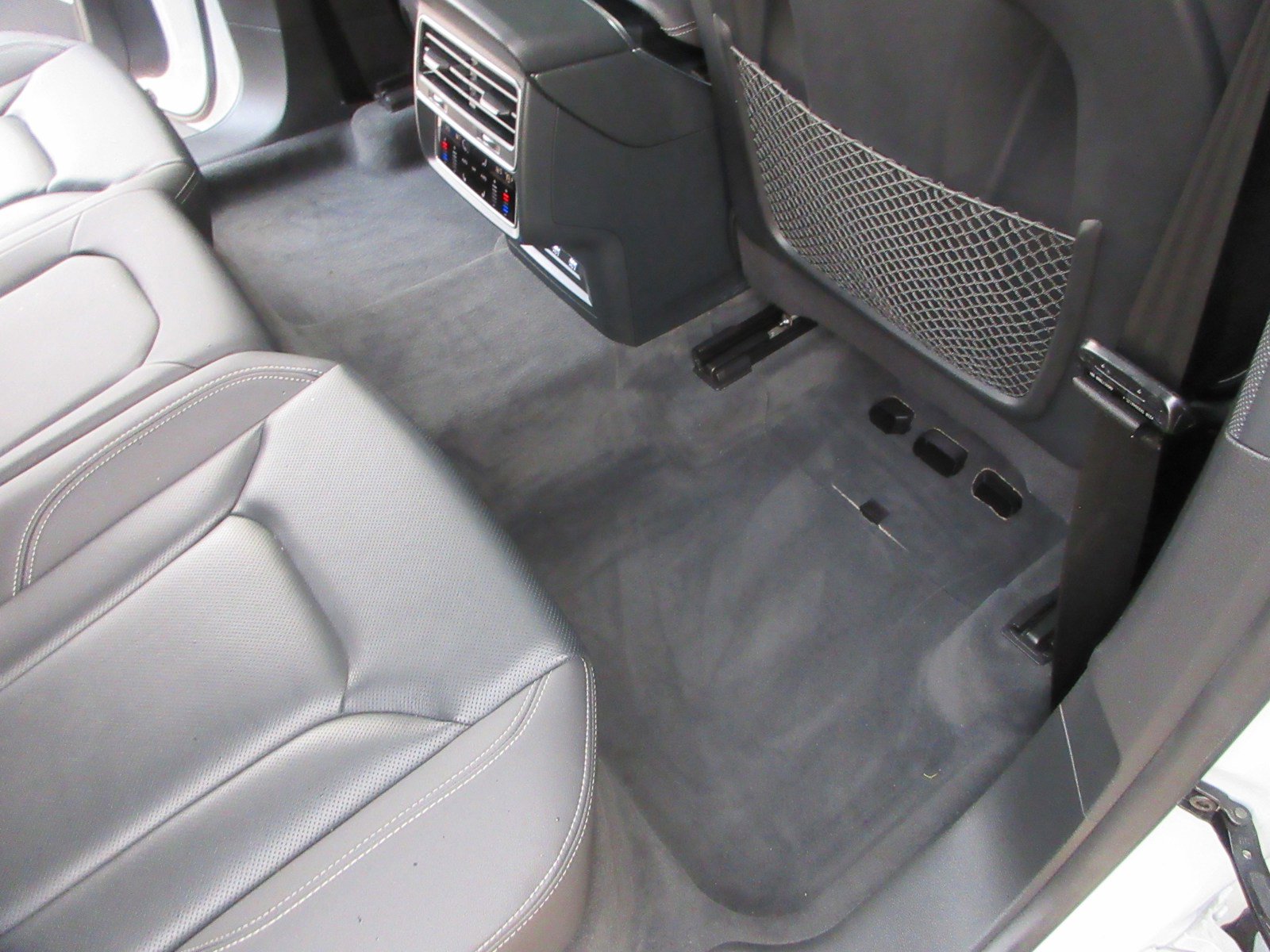 Used 2020 Audi Q8 Premium Plus image 22