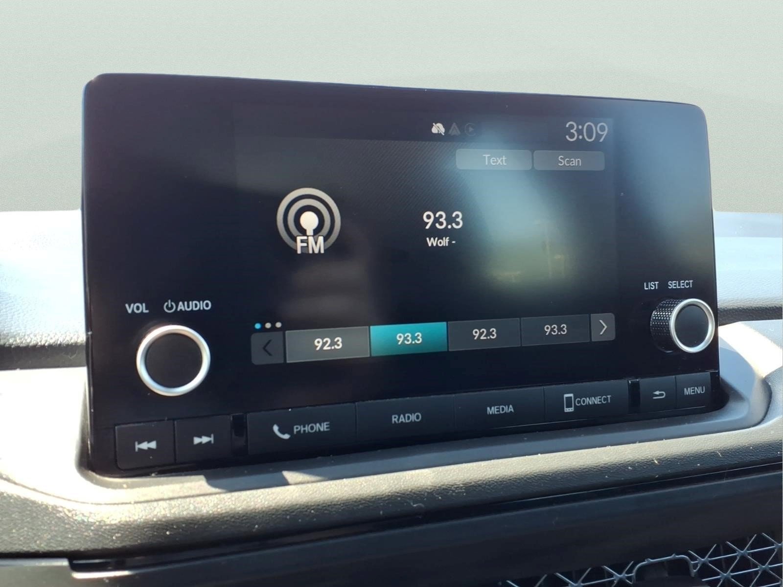 Certified 2023 Honda Accord EX image 18