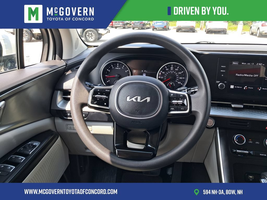Used 2023 Kia Carnival LX FWD image 23