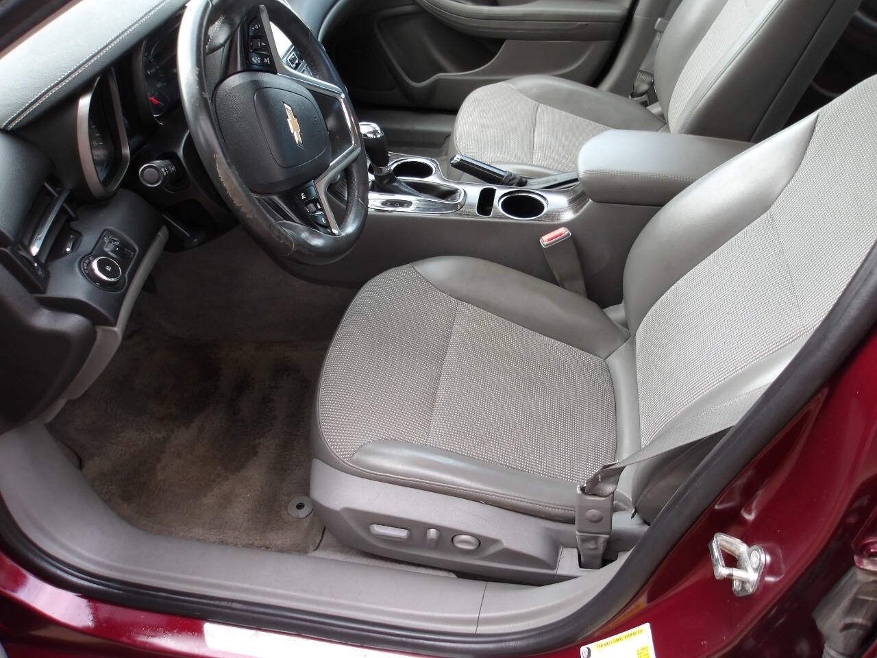 Used 2015 Chevrolet Malibu LT FWD image 6