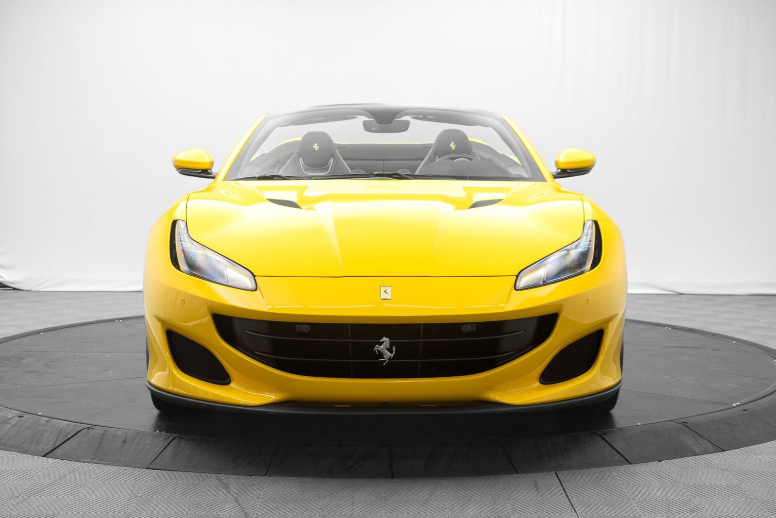 Used 2019 Ferrari Portofino RWD image 8