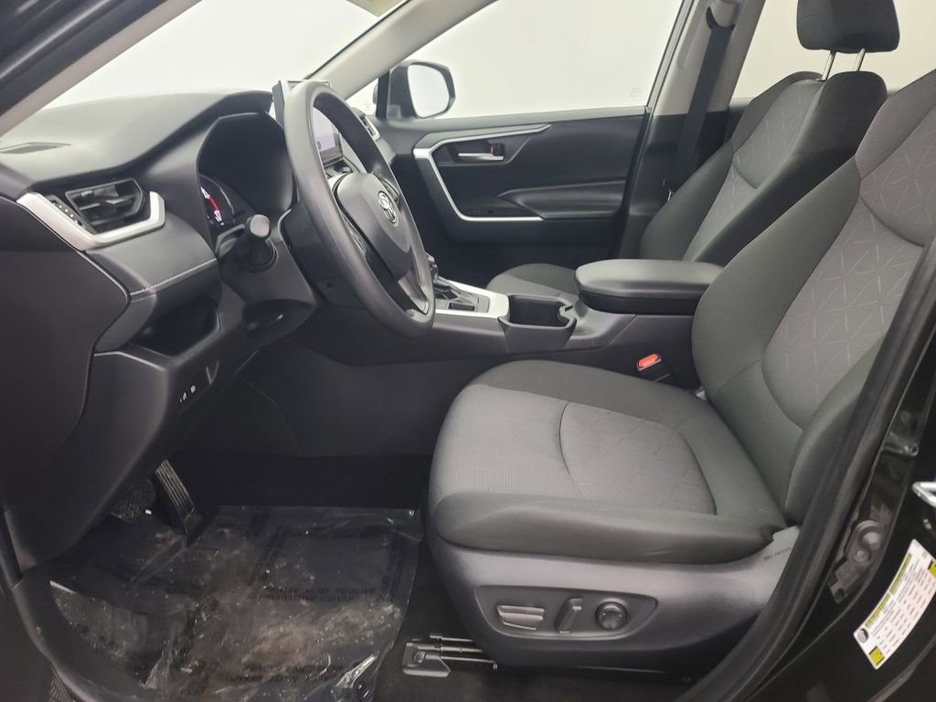 Used 2025 Toyota RAV4 XLE image 26